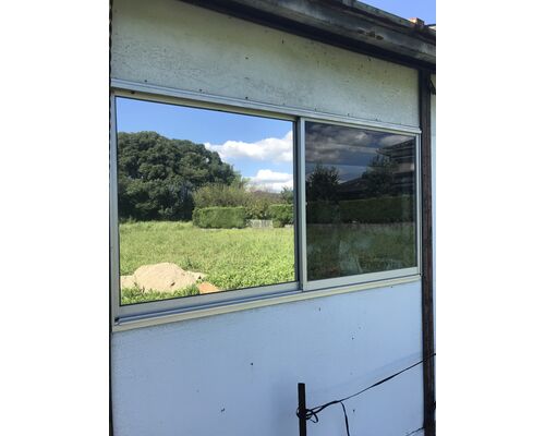 窓ガラスフィルム