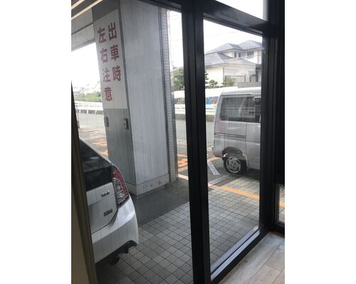 窓ガラスフィルム