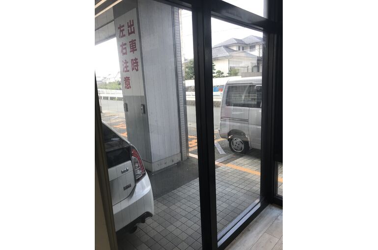 窓ガラスフィルム