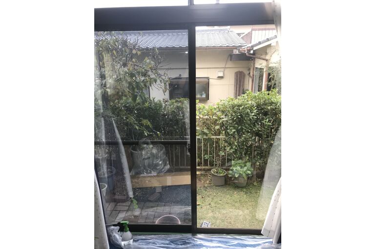 窓ガラスフィルム