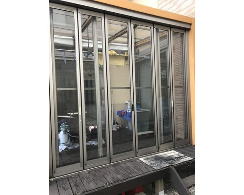 窓ガラスフィルム