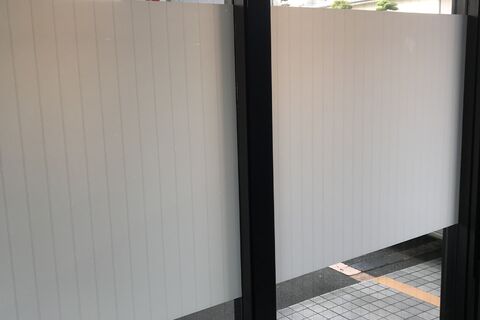 窓ガラスフィルム