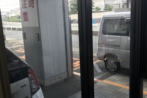 窓ガラスフィルム