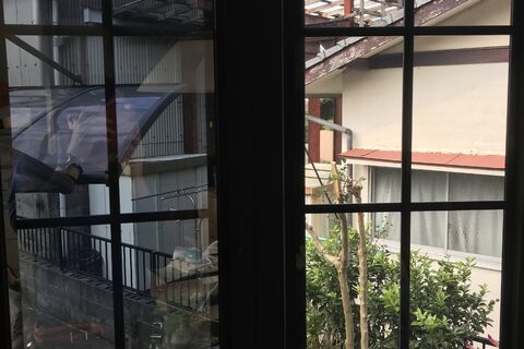 窓ガラスフィルム