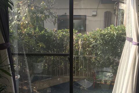窓ガラスフィルム