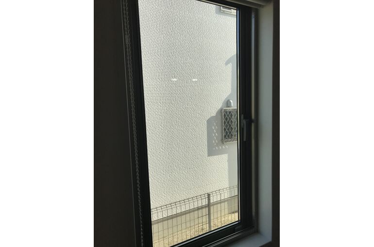 窓ガラスフィルム