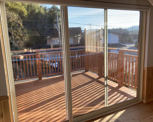 窓ガラスフィルム