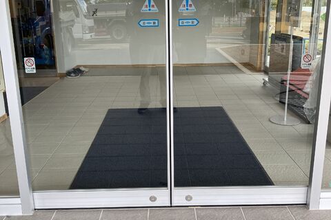 窓ガラス