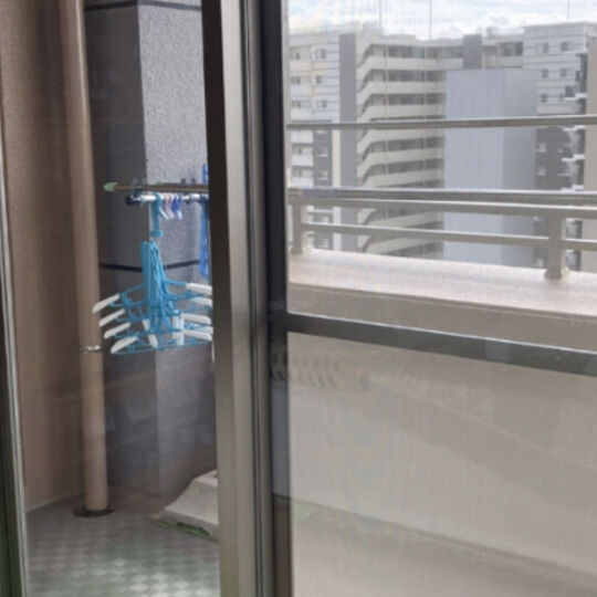 窓ガラスフィルム