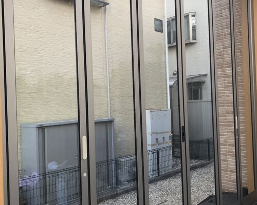 窓ガラスフィルム